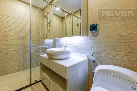 Phòng tắm 2 Căn hộ Vinhomes Central Park 2 phòng ngủ tầng cao P6 view Quận 1