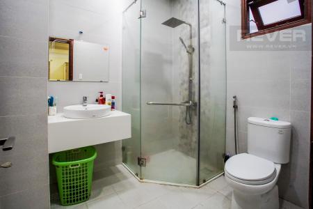 Phòng Tắm Tầng 1 Bán nhà phố KDC ven sông Sadeco Q.7, 4 tầng, 5PN, đầy đủ nội thất, có hầm để xe