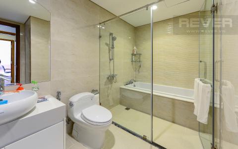 Phòng tắm 1 Căn hộ The Central Vinhomes Central Park tầng cao hướng Đông Bắc tháp C1