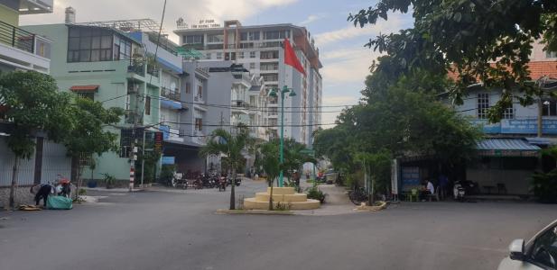 Đường nhà phố Tân Bình Nhà phố mặt tiền hướng Tây Bắc gần trạm Metro tuyến số 2.