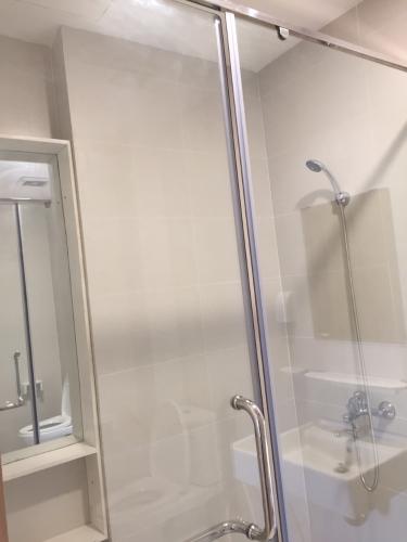 Phòng tắm Jamila Khang Điền, Quận 9 Căn hộ Jamila Khang Điền tầng cao, 2 phòng ngủ, view thành phố.