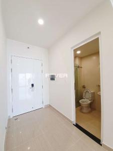 Phòng tắm căn hộ Moonlight Boulevard, Bình Tân Căn hộ Moonlight Boulevard hướng Đông Nam, view thành phố sầm uất.