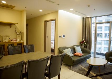 Phòng khách căn hộ Vinhomes Central Park Bán căn hộ Vinhomes Central Park 3PN, diện tích 114m2, đầy đủ nội thất, view sông và công viên