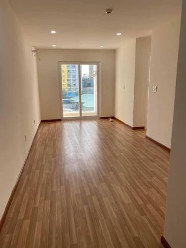 Phòng khách Diamond Riverside, Quận 8 Căn hộ tầng trung Diamond Riverside view công viên ven sông.