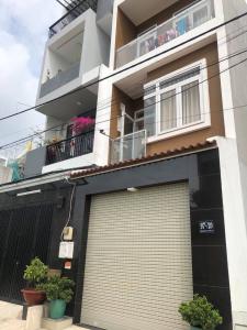 Bán nhà hẻm 1 sẹc 3 tầng Quận 9, diện tích 4x12.5m, sổ hồng pháp lý đầy đủ, giao nhà ngay.