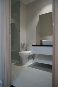 Phòng tắm Jamila Khang Điền, Quận 9 Căn hộ Jamila Khang Điền tầng cao, hướng Tây Nam view biệt thự.