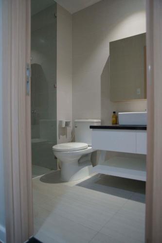 Phòng tắm Jamila Khang Điền, Quận 9 Căn hộ Jamila Khang Điền tầng cao, hướng Tây Nam view biệt thự.