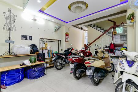 Cho thuê nhà phố 2 phòng ngủ hẻm 540 đường Cách Mạng Tháng 8, Quận 3, đầy đủ nội thất