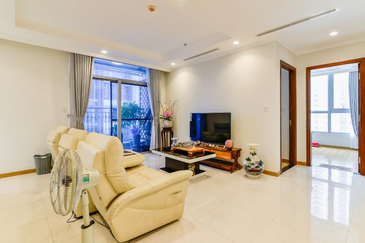 Căn hộ Vinhomes Central Park 4 phòng ngủ tầng trung C2 hướng Đông Nam