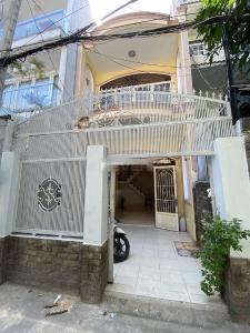 Nhà phố đường Thống Nhất, Gò Vấp Nhà phố hướng Bắc diện tích 100m2 hẻm xe máy, sổ hồng bàn giao ngay.