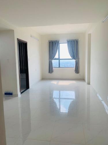 Phòng khách căn hộ Green River Căn hộ Green River hướng Đông Nam, view thành phố cực thoáng mát.