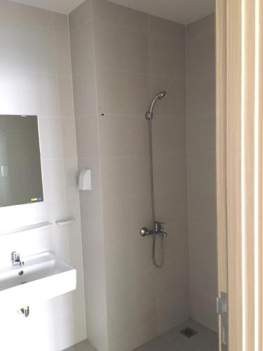 Toilet Jamila Khang Điền, Quận 9 Căn hộ Jamila Khang Điền tầng thấp, ban công hướng Tây Nam.