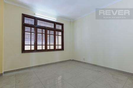 Phòng Ngủ tầng 2 Biệt thự 4 phòng ngủ đường Lý Phục Man Quận 7