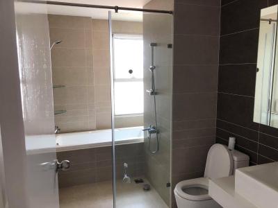 Phòng tắm Sunrise City, Quận 7 Căn hộ Sunrise City tầng cao, ban công hướng Bắc.