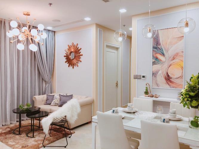 phòng khách Căn hộ Vinhomes Golden River tầng cao, view  lộng gió.