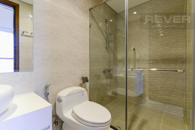 Phòng tắm 2 Căn hộ Vinhomes Central Park tầng trung Landmark 3 nội thất cơ bản