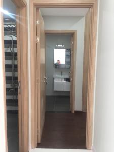 Phòng tắm Scenic Valley Quận 7 Căn hộ tầng trung Scenic Valley view nội khu hồ bơi.