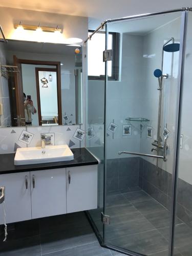 nhà vệ sinh Cho thuê căn hộ Saigon South Residence tầng thấp, diện tích 75m2, ban công hướng Đông