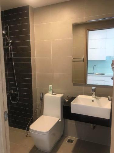 Phòng tắm căn hộ Saigon Mia Căn hộ Office-tel Saigon Mia cửa hướng Bắc, view thoáng mát.