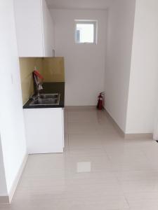 Phòng bếp Moonlight Park View Căn hộ Moonlight Park View tầng trung, view thành phố lung linh về đêm