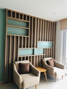 Phòng khách căn hộ Golden Mansion  Bán căn hộ Golden Mansion 2 phòng ngủ, tầng trung, diện tích 50m2