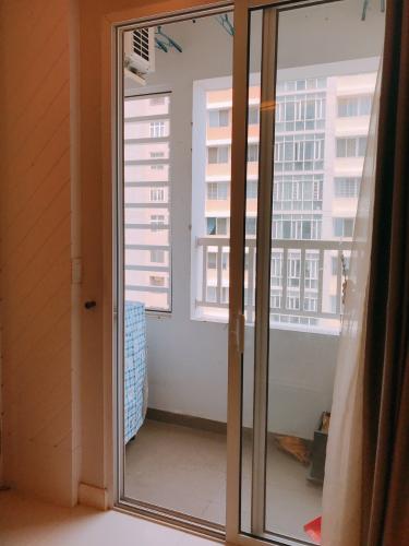 Ban công Lexington Residence Quận 2 Căn hộ Lexington Residence tầng trung, đón view nội khu mát mẻ.