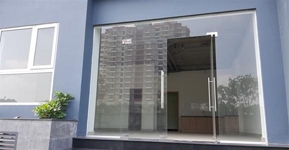 Mặt trước Shophouse SAIGON GATEWAY Cho thuê shophouse Saigon Gateway Quận 9, diện tích 70m2, nội thất cơ bản, cách Ngã 4 Thủ Đức 500m