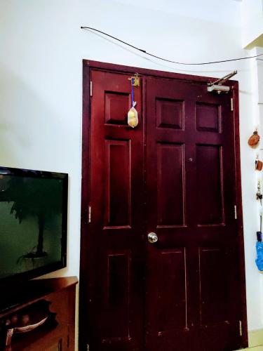 Cửa ra vào căn hộ CHUNG CƯ KHANG GIA Bán căn hộ chung cư Khang Gia 2PN, diện tích 73m2, đầy đủ nội thất, hướng cửa Đông Nam