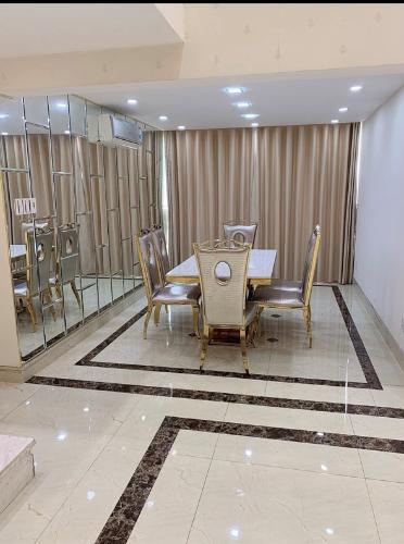 Nội thất Phú Hoàng Anh Căn hộ Phú Hoàng Anh Lofthouse tầng cao, đầy đủ nội thất