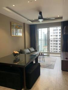 phòng khách căn hộ SUNRISE RIVERSIDE Cho thuê căn hộ Sunrise Riverside 2 phòng ngủ, diện tích 70m2, đầy đủ nội thất, view hồ bơi