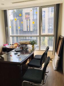 Phòng ngủ Cho thuê căn hộ 3 phòng ngủ Vinhomes Central Park, diện tích 126.6m2, thiết kế hiện đại, dọn vào ở ngay.