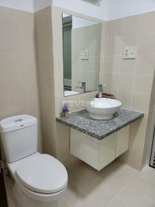 Phòng tắm Sky Garden Quận 7 Căn hộ Sky Garden nội thất đầy đủ, view thành phố tuyệt đẹp.