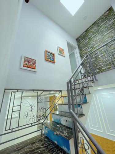 Bên trong nhà phố Huỳnh Văn Nghệ, Tân Bình Nhà phố hướng Tây Nam, hẻm xe hơi 4m, diện tích 45m2.