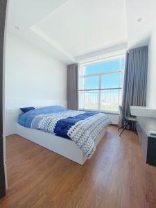 Phòng ngủ căn hộ Petrovietnam Landmarrk, Quận 2 Căn hộ tầng trung PetroVietnam Landmark view thành phố mát mẻ.