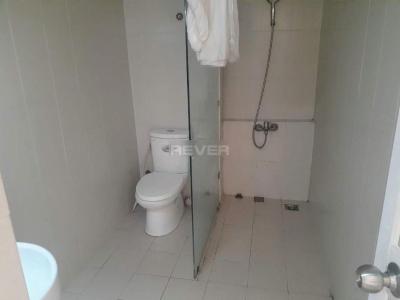 Toilet Vinhomes Grand Park Quận 9 Căn hộ Vinhomes Grand Park tầng trung, ban công hướng Đông Bắc.