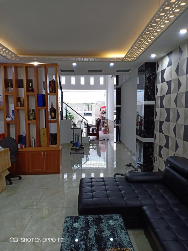 b677e6ca272ada74833b Bán nhà 3 tầng KDC Tân Thuận Nam, Quận 7, sổ hồng, nội thất cơ bản