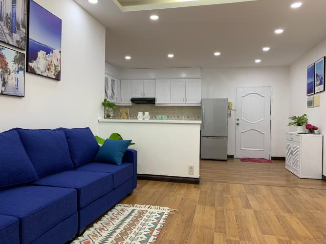 Phòng khách căn hộ SKY GARDEN Bán căn hộ Sky Garden 3PN, diện tích 88m2, đầy đủ nội thất, lót full sàn gỗ