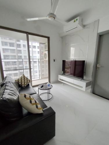 phòng khách Cho thuê căn hộ Saigon South Residence 2 phòng ngủ tầng trung, diện tích 65m2, đầy đủ nội thất