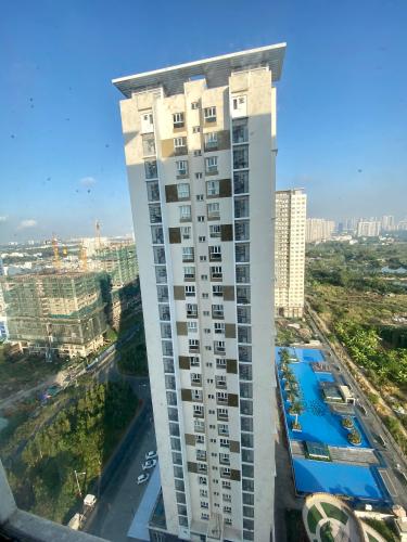 View căn hộ The Park Residence Bán căn hộ view thành phố The Park Residence tầng cao, đầy đủ nội thất.