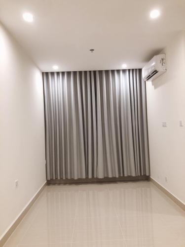 Phòng khách Vinhomes Grand Park Căn hộ Vinhomes Grand Park tầng trung, cùng không có nội thất.