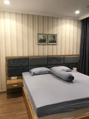 Phòng ngủ Bán căn hộ 1 phòng ngủ Vinhomes Central Park, diện tích 50.5m2, thiết kế sang trọng, nội thất đầy đủ.