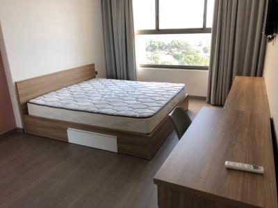Phòng ngủ Kingston Residence, Phú Nhuận Căn hộ tầng trung Kingston Residence ban công hướng Đông.