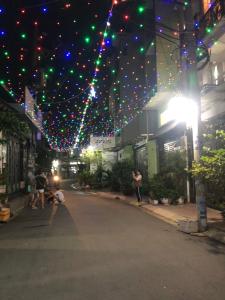 Hẻm nhà phố Huỳnh Văn Nghệ, Tân Bình Nhà phố hướng Tây Nam, hẻm xe hơi 4m, diện tích 45m2.