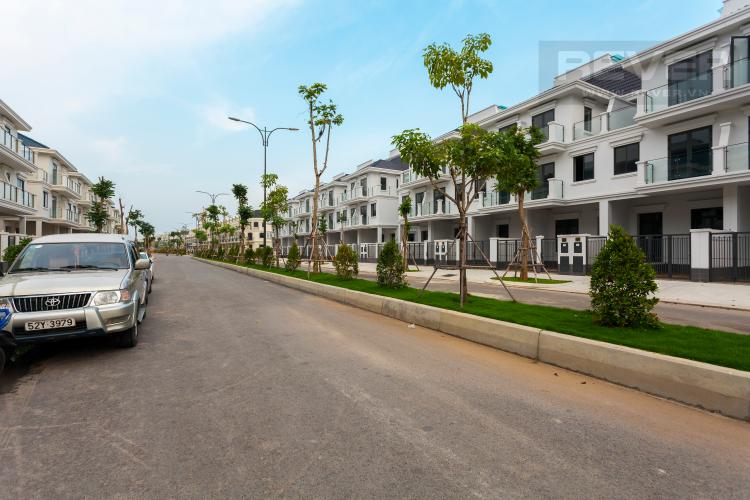 Lối vào Nhà phố Lakeview City Quận 2 cho thuê tầng trệt, tiện kinh doanh