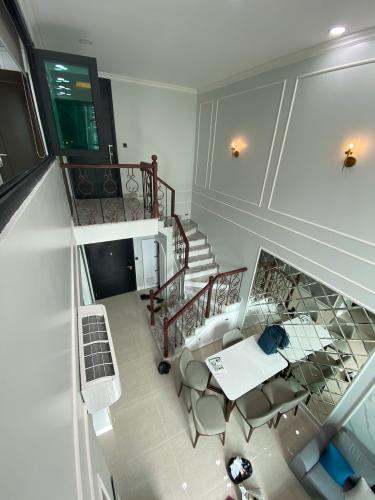 Phòng ăn căn hộ Feliz en Vista Căn hộ Feliz En Vista nội thất cao cấp đầy đủ, tầng cao view thành phố