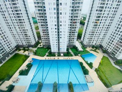 View nội khu căn hộ Sunrise Riverside Bán căn hộ tầng cao Sunrise Riverside có view hồ bơi nội khu thoáng mát, nội thất đầy đủ, dọn vào ở ngay.