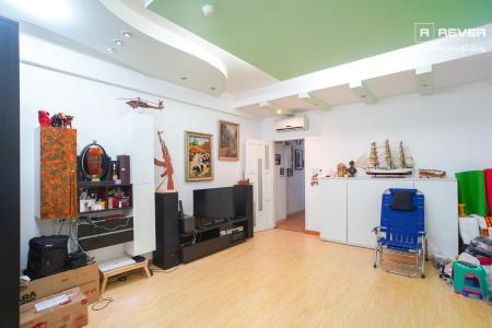 Bán căn hộ chung cư  Tôn Thất Thuyết 4PN, tầng 2, đầy đủ nội thất, ban công Đông Nam