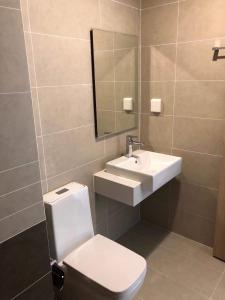 Cho thuê OT The Sun Avenue Cho thuê officetel The Sun Avenue, tầng cao, diện tích 35 m2, 1 phòng ngủ, nội thất cơ bản 