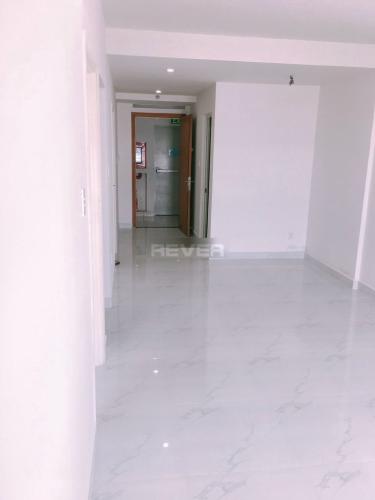 Phòng khách EHome 3, Bình Tân Căn hộ EHome 3 tầng trung, nội thất cơ bản.