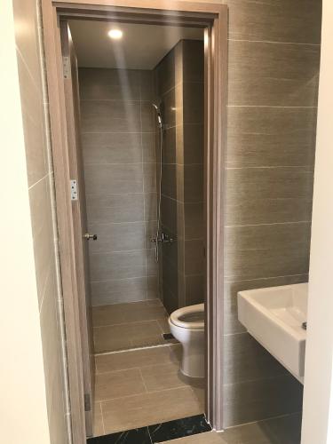 Toilet Vinhomes Grand Park Quận 9 Căn hộ Vinhomes Grand Park hướng nội khu, tầng trung thoáng mát.